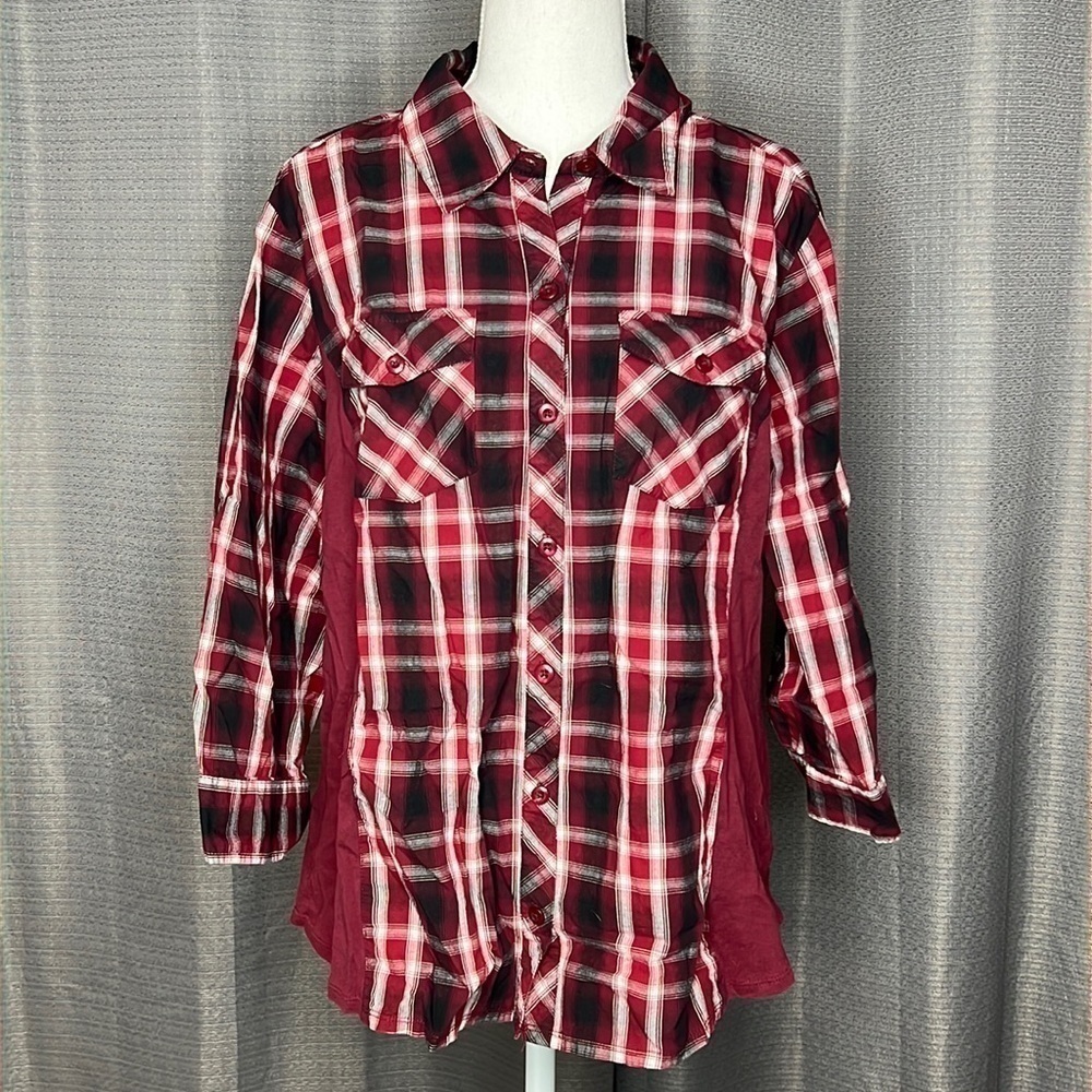 CJ BANKS 1X PLAID BUTTONUP SHIRT RED AND BLACK